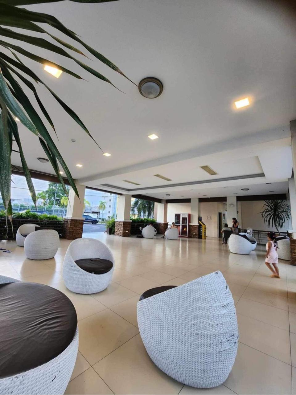 8 Spatial Condominium Davao City 외부 사진